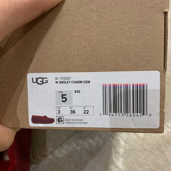 Cute Ugg flat shoes - Picture 10 of 10